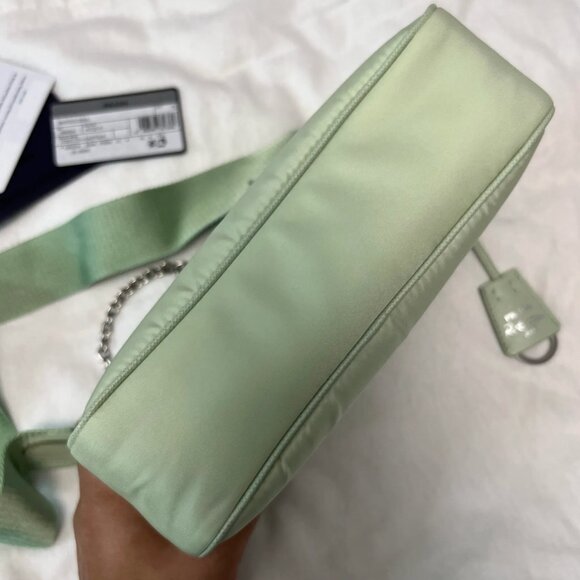 PRADA Saffiano Lux Re-Edition 2005 Shoulder Bag in Acqua - Picture 4 of 12
